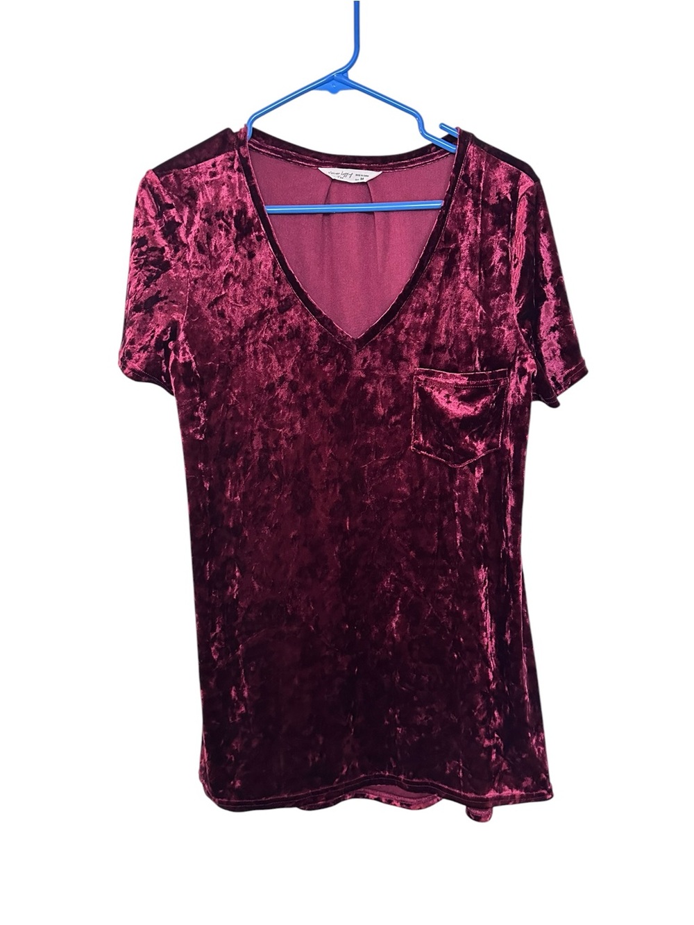 Crushed Velvet V‑Neck Pocket Tee in Wine Red